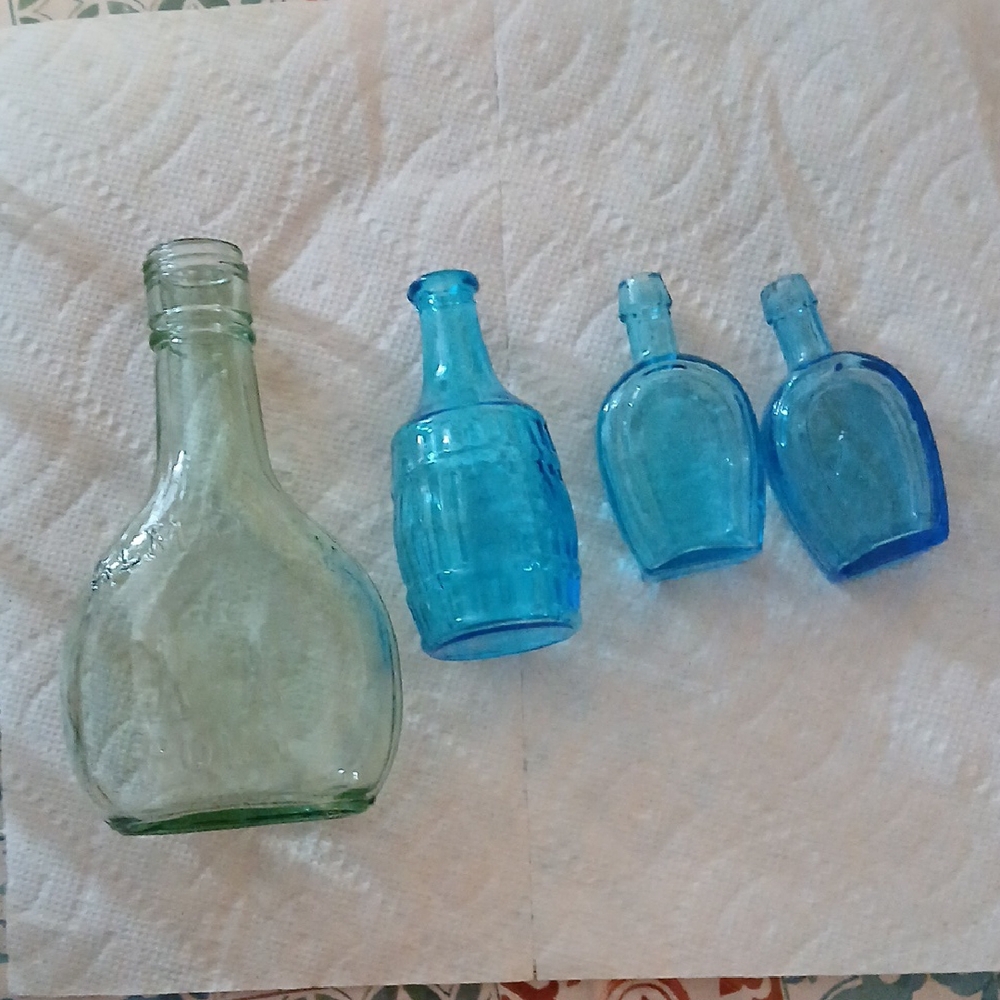 Elegant Glass Bottle Set - Blue and Green - Picture 1 of 13